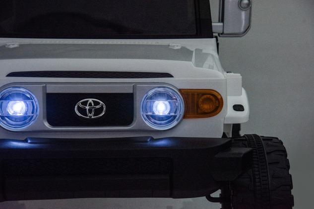 Electric Ride-on car Toyota FJ Cruiser XXL with 4x4 drive, licensed (Two-seater), white, Portable li