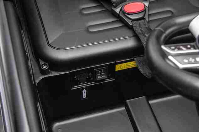 Auto elettrica per bambini | Mercedes-Benz G580 con licenza | Beneo Motors | Batteria al litio | Telecomando