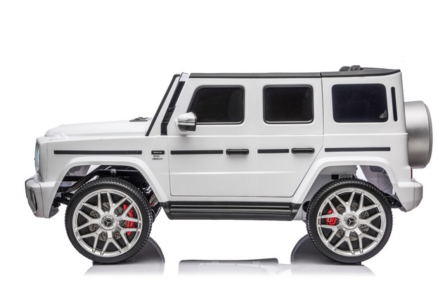 Electric Ride-on car Mercedes-Benz G63 AMG 4x4 Two-seater 24V, white, MP3 Player with USB/AUX and Bl