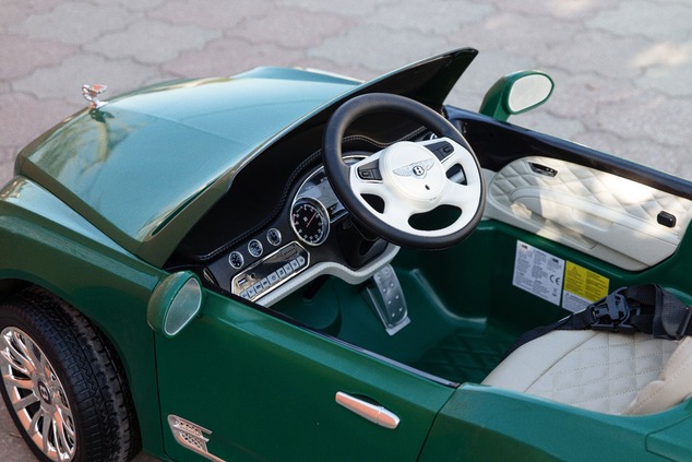 Electric ride-on car Bentley Mulsanne 12V, green, Leatherette seat, 2.4 GHz remote control, Eva whee