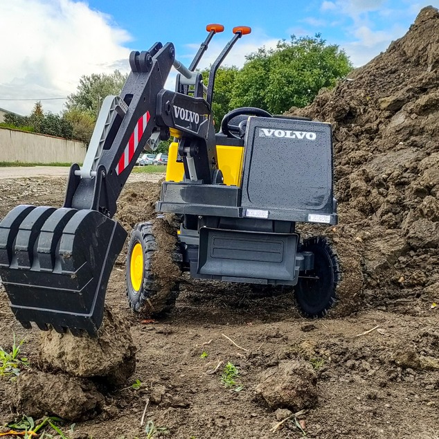 Electric ride-on car Volvo Excavator 12V with front digger ladle, Single seat, red, soft leatherette