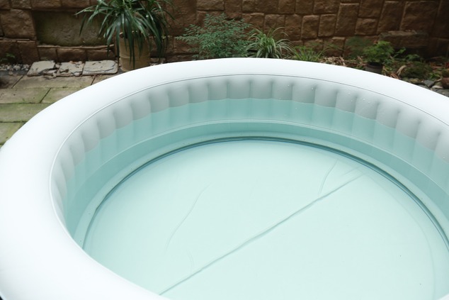 BeneoSpa spa gonfiabile portatile con bolle, jacuzzi, marrone e bianco