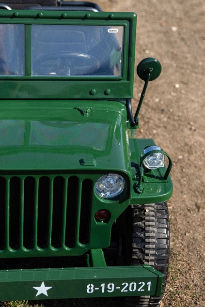 Electric ride-on USA ARMY-car, Green, 4X4,Three-seated, MP3 Player with USB / SD input, All wheel su