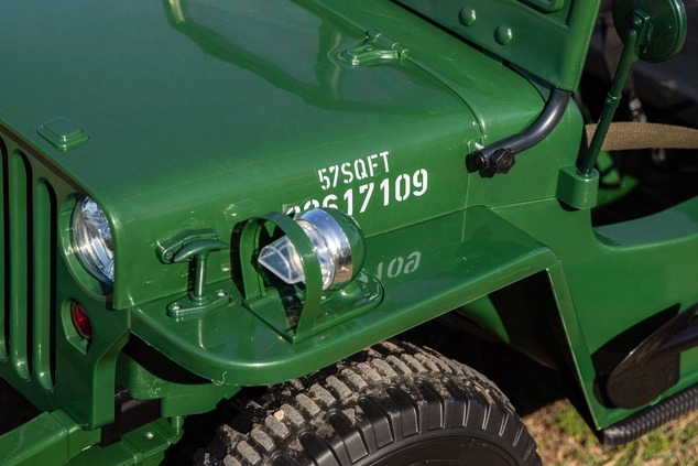 Electric ride-on USA ARMY-car, Green, 4X4,Three-seated, MP3 Player with USB / SD input, All wheel su