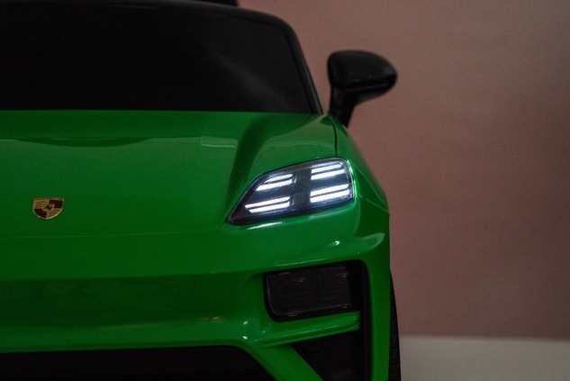 Electric Ride-on car Porsche Macan 12V Licensed with rear-wheel drive (Single seat), green, Lithium 