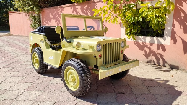 Electric ride-on USA ARMY-car, Green, 4X4,Three-seated, MP3 Player with USB / SD input, All wheel su