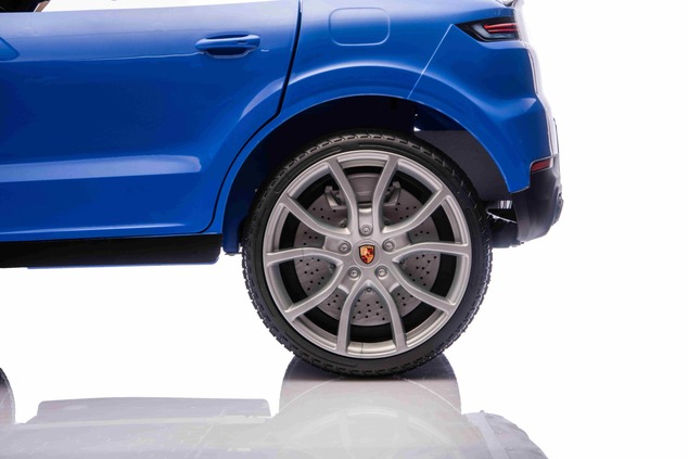 Auto elettrica per bambini Porsche Cayenne 12V con trazione posteriore - con licenza (1 posto), blu,