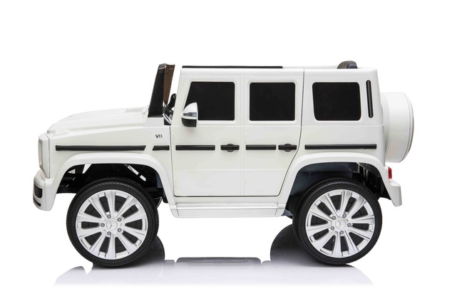 Electric Ride-on car Mercedes G500 12V, white, 2.4 GHz remote control, USB / SD Input, Rear suspensi