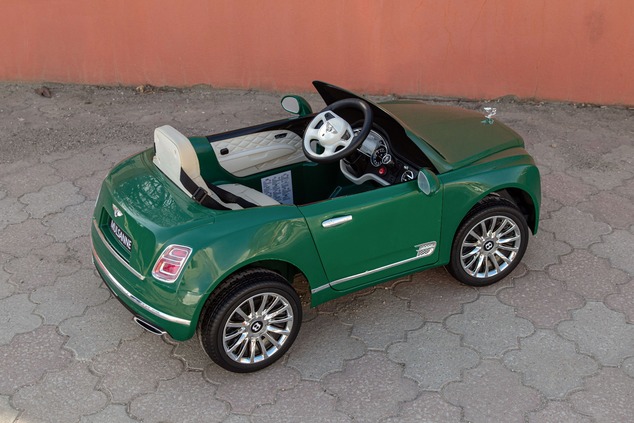 Electric ride-on car Bentley Mulsanne 12V, green, Leatherette seat, 2.4 GHz remote control, Eva whee