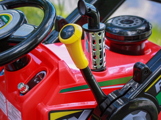 Electric Tractor MASTERS with ladle, red, Rear wheel drive, 12V battery,2 x 25W Engines, Front Ladle