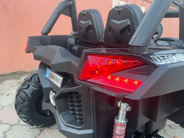 UTV macchina elettrica per bambini 24V 4x4 | Beneo Motors | Batteria al litio | 2 posti | Sospension