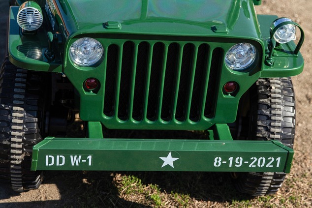 Electric ride-on USA ARMY-car, Green, 4X4,Three-seated, MP3 Player with USB / SD input, All wheel su