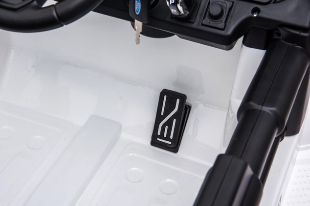 Electric Ride-On JEEP Wrangler, White, Double Leather Seat, Radio with Bluetooth and USB Input, 4x4 