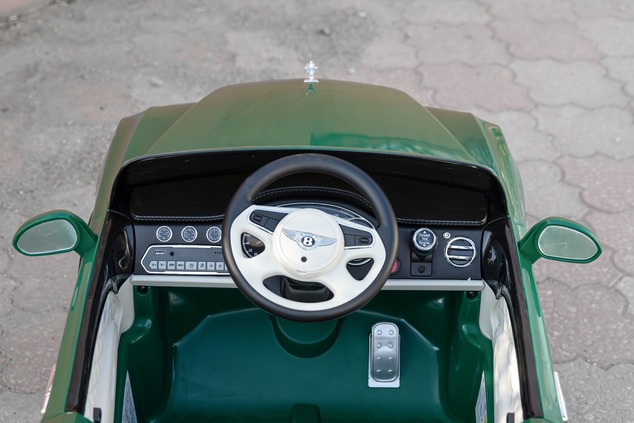 Electric ride-on car Bentley Mulsanne 12V, green, Leatherette seat, 2.4 GHz remote control, Eva whee