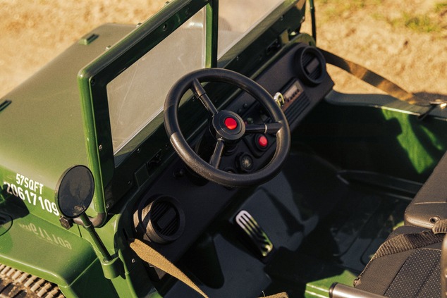 Electric ride-on USA ARMY-car, Green, 4X4,Three-seated, MP3 Player with USB / SD input, All wheel su