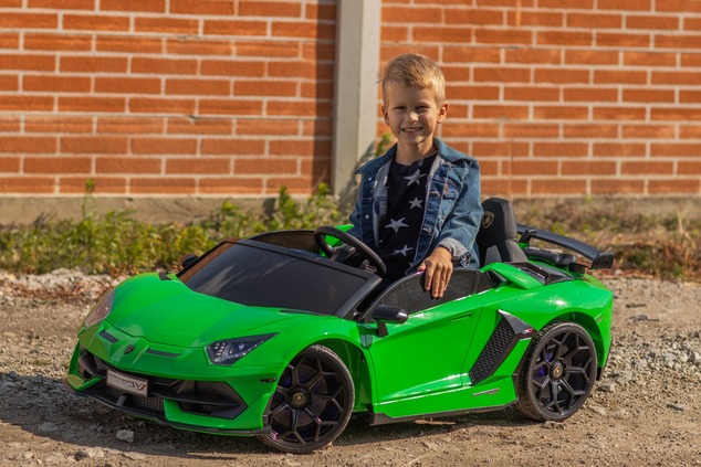Electric Ride on Car Lamborghini Aventador 24V for two users, Green Paint, MP4 Player, PU Seats, Ver