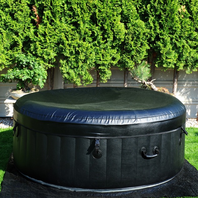 BeneoSpa NEW Portable Inflatable Bubble Spa for 6 People, Hot Tube, Jacuzzi, Black
