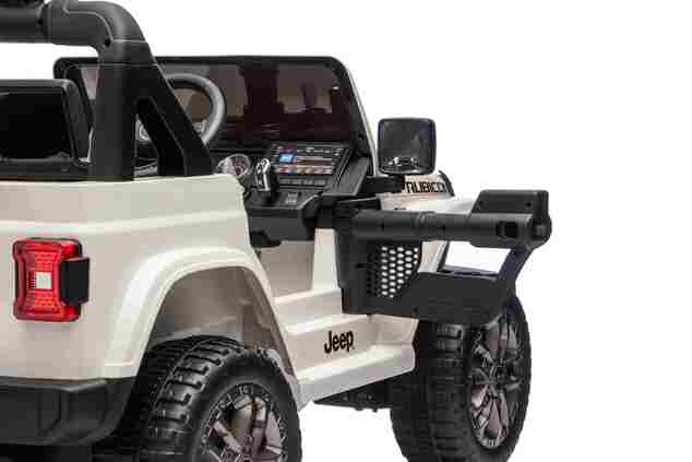 JEEP Wrangler elektrické autíčko pro děti, Bílá, Dvoumístné kožené sedadlo, Rádio s Bluetooth a USB vstupem, 4x4 | Beneo Motors