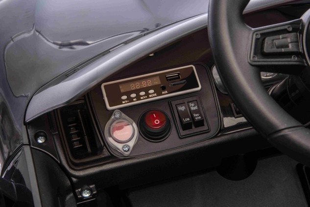 Auto elettrica per bambini Porsche Cayenne 12V con trazione posteriore - con licenza (1 posto), nero