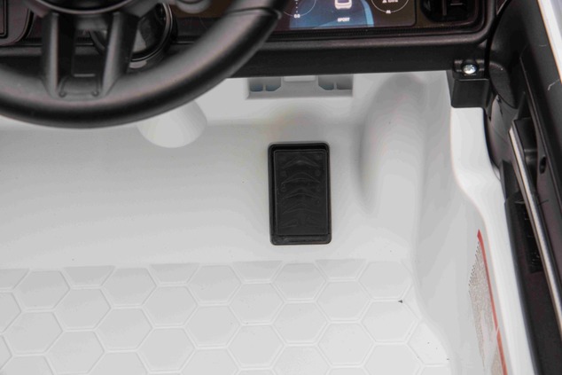 Electric Ride-on car Porsche Cayenne 12V with rear-wheel drive - Licensed (Single seat), white, Lith
