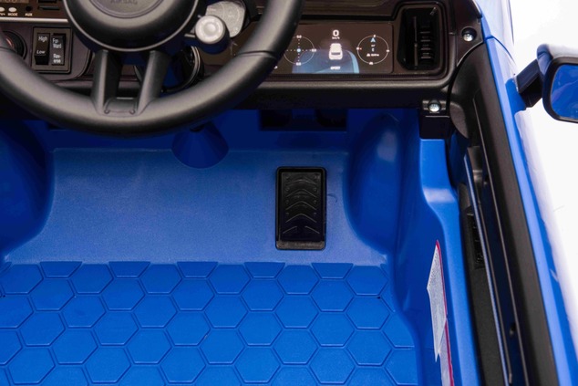 Auto elettrica per bambini Porsche Cayenne 12V con trazione posteriore - con licenza (1 posto), blu,