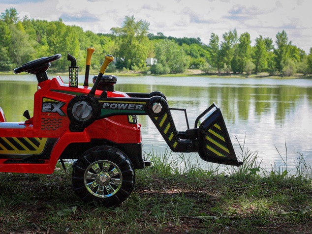 Electric Tractor MASTERS with ladle, red, Rear wheel drive, 12V battery,2 x 25W Engines, Front Ladle