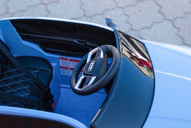 Electric ride-on car Audi E-tron Sportback 4x4 blue, Leatherette seat, 2.4 GHz remote control, Eva w