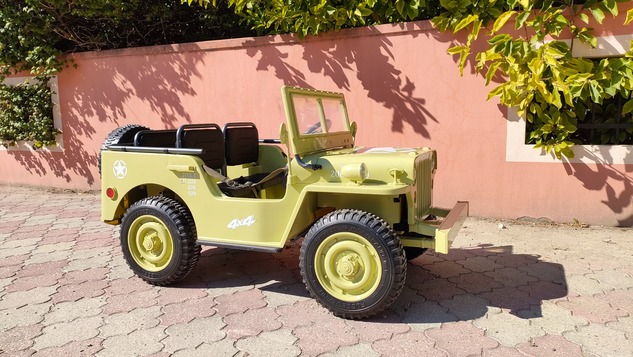 Electric ride-on USA ARMY-car, Green, 4X4,Three-seated, MP3 Player with USB / SD input, All wheel su