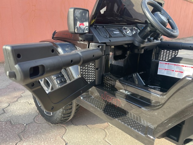 Electric Ride-On JEEP Wrangler, Green, Double Leather Seat, Radio with Bluetooth and USB Input, 4x4 