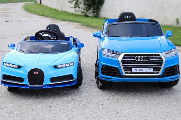 Auto elettrica per bambini Audi Q7 Quattro, Rosso, con licenza ufficiale, a batteria, porte apribili