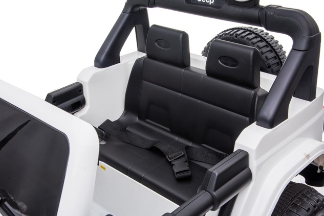 Electric Ride-On JEEP Wrangler, White, Double Leather Seat, Radio with Bluetooth and USB Input, 4x4 