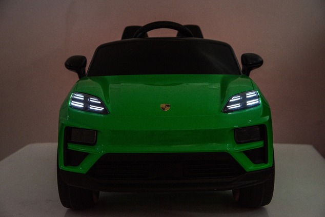 Electric Ride-on car Porsche Macan 12V Licensed with rear-wheel drive (Single seat), green, Lithium 