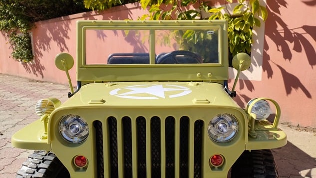 Electric ride-on USA ARMY-car, Green, 4X4,Three-seated, MP3 Player with USB / SD input, All wheel su