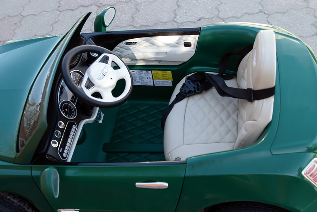 Electric ride-on car Bentley Mulsanne 12V, white, Leatherette seat, 2.4 GHz remote control, Eva whee
