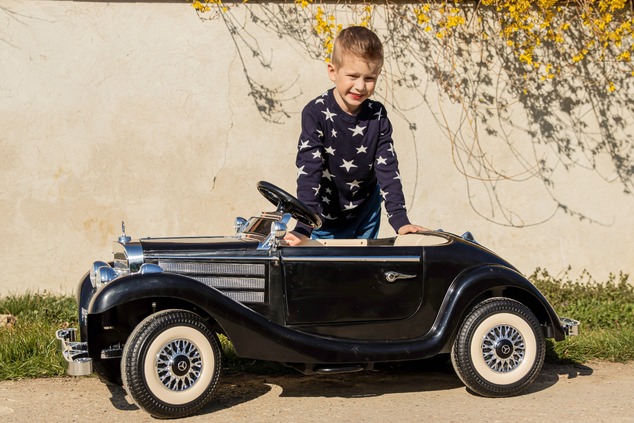 Electric Ride-On Toy Car Mercedes-Benz 540K, White, Local parental control by Steering wheel, 2.4Ghz