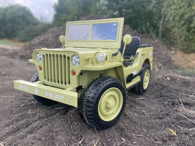 Electric ride-on USA ARMY-car, Green, 4X4,Three-seated, MP3 Player with USB / SD input, All wheel su