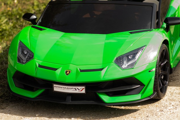 Electric Ride on Car Lamborghini Aventador 24V for two users, Green Paint, MP4 Player, PU Seats, Ver