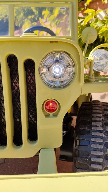 Electric ride-on USA ARMY-car, Green, 4X4,Three-seated, MP3 Player with USB / SD input, All wheel su
