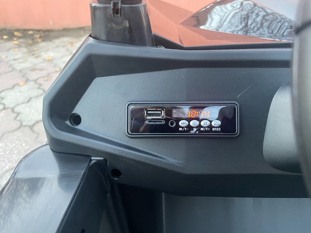 Kids Electric Ride-On NEW RSX 24V 4x4 | Beneo Motors | Lithium Battery | 2 Seater | Suspension