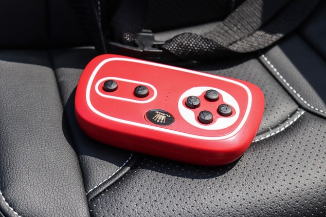 Auto elettrica per bambini Audi Q7 Quattro, Rosso, con licenza ufficiale, a batteria, porte apribili