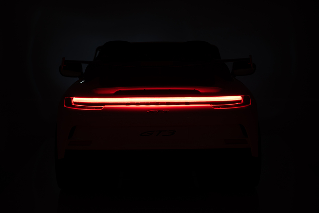 Porsche 911 GT3 RS macchina elettrica per bambini 24V 4x4 | con licenza | Beneo Motors | 2 posti | Batteria al litio | Sedili in similpelle ROSSI | Ruote EVA