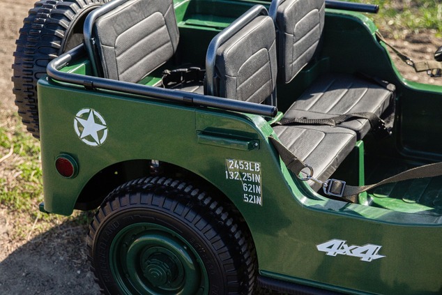 Electric ride-on USA ARMY-car, Green, 4X4,Three-seated, MP3 Player with USB / SD input, All wheel su