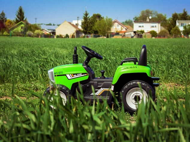 Electric Tractor WORKERS with trailer, green, Rear wheel drive, Lithium Battery, Plastic wheels, wid