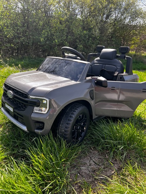 Electric Ride-on car FORD 707 12V, Grey, Leather seat, 2.4 GHz remote control, Bluetooth / USB Input