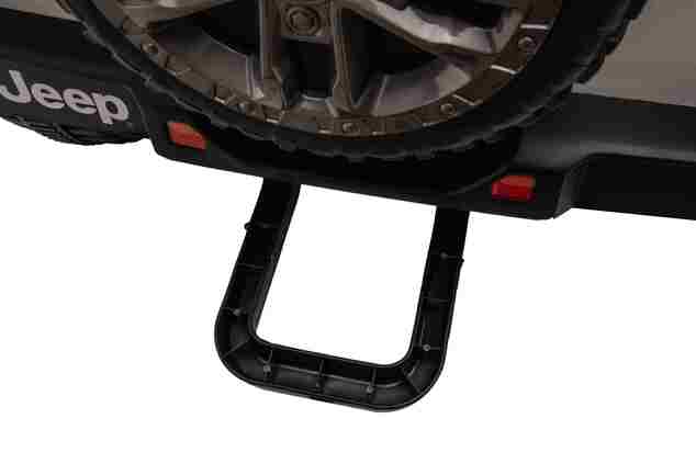 JEEP Wrangler elektrické autíčko pro děti, Bílá, Dvoumístné kožené sedadlo, Rádio s Bluetooth a USB vstupem, 4x4 | Beneo Motors
