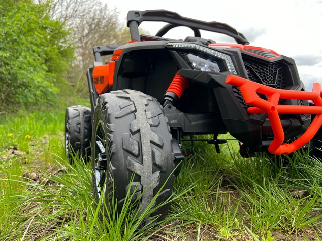 Electric Ride-on car Can-am Maverick One-seater with 4X4 drive, Green, Independent suspension, 2.4 G