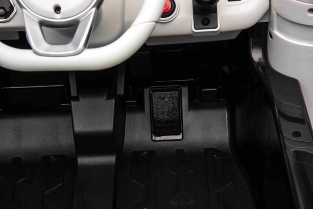 Electric Ride-on car Mercedes-Benz EQG 12V, black, LED underlighted body parts, Functional front and