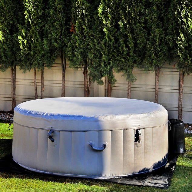 BeneoSpa NEW Portable Inflatable Bubble Spa for 6 People, Hot Tube, Jacuzzi, Grey