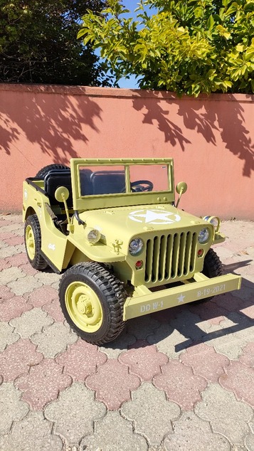 Electric ride-on USA ARMY-car, Green, 4X4,Three-seated, MP3 Player with USB / SD input, All wheel su