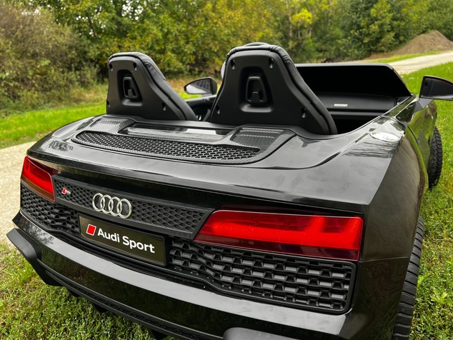 UTV elektrische kinderauto 24V | Audi R8 SPYDER | 2-zitter | zwart | MP3-speler met USB/AUX en Bluet